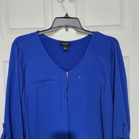 NEW ALYX Blue Blouse Size 1X Lightweight 3/4 Sleeves Flowy V-Neck Office Savvy - Picture 3 of 13